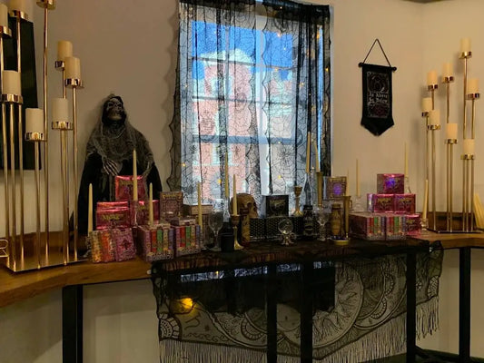 IHC Goes To Salem For A Seance